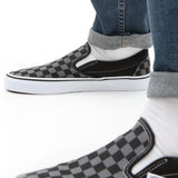 Ténis Checkerboard Classic Slip-On Vans Preto