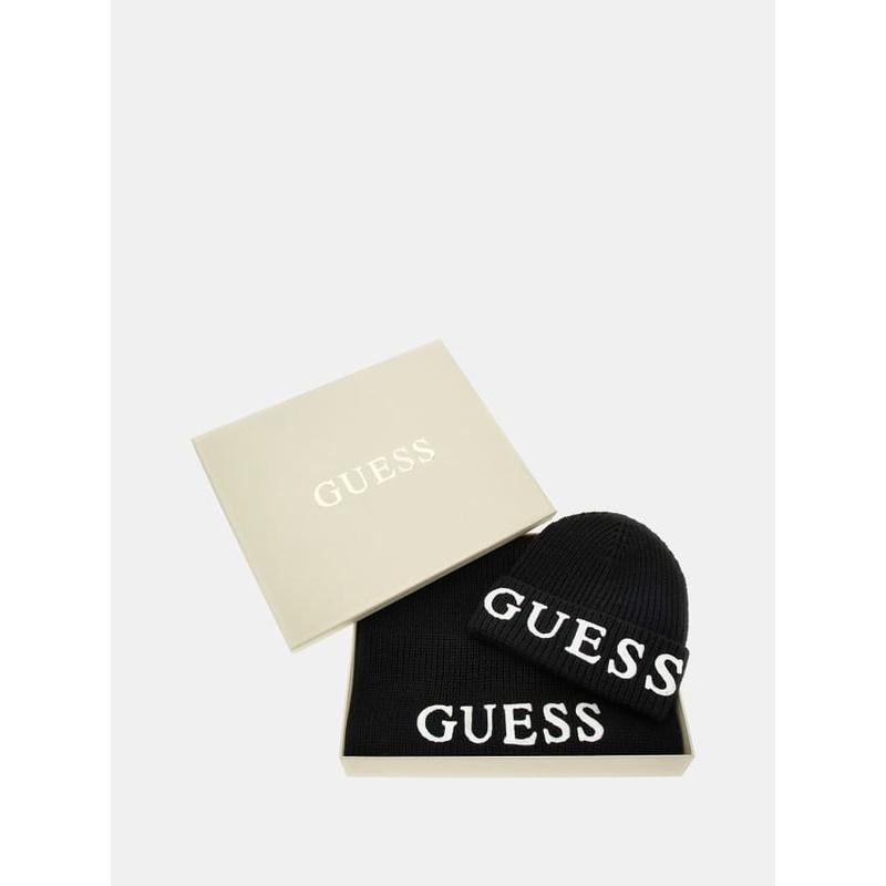 Caixa com conjunto gorro e cachecol Guess