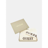 Caixa com conjunto gorro e cachecol Guess